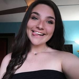 Meet your Posher, Alexis